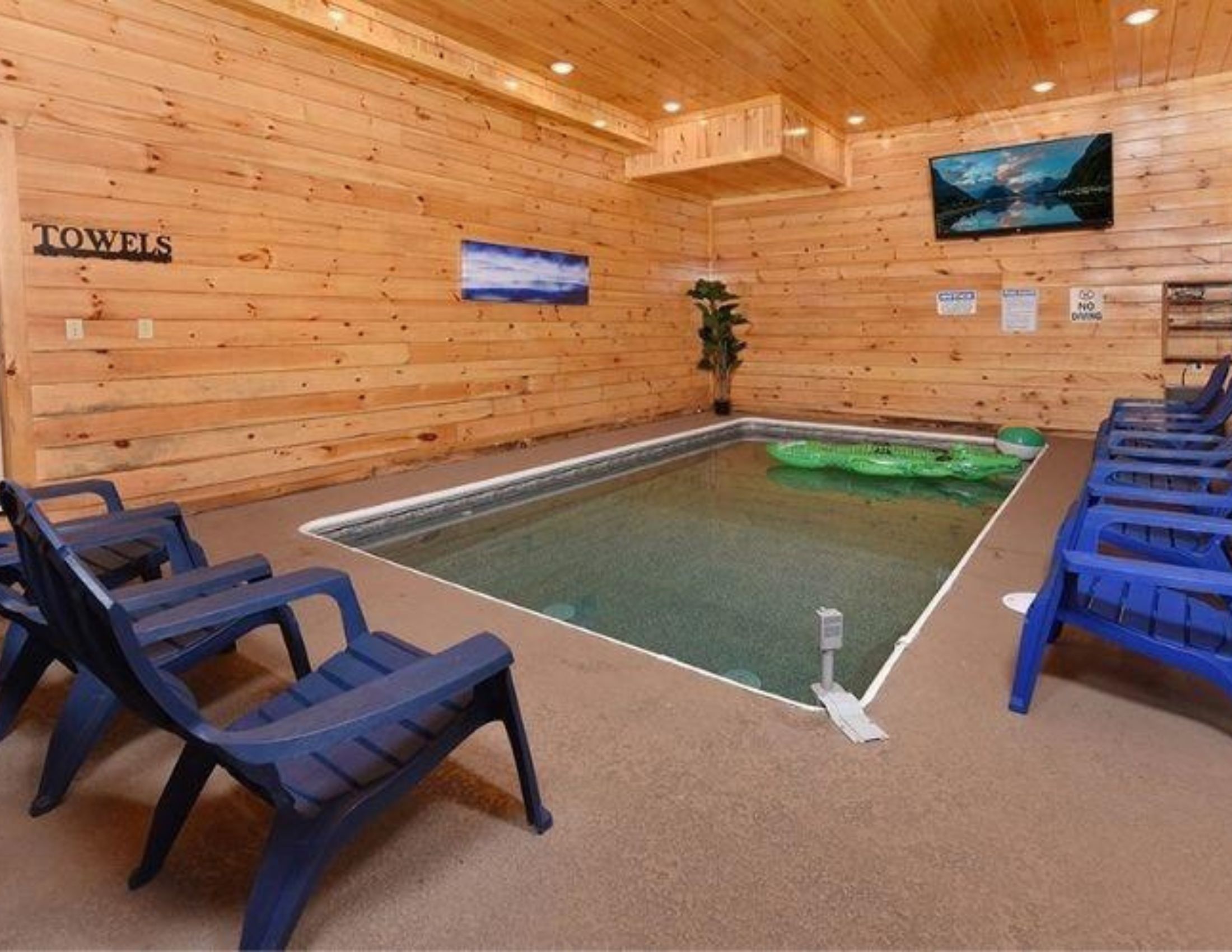 Pigeon Forge Cabins with Swimming Pools
