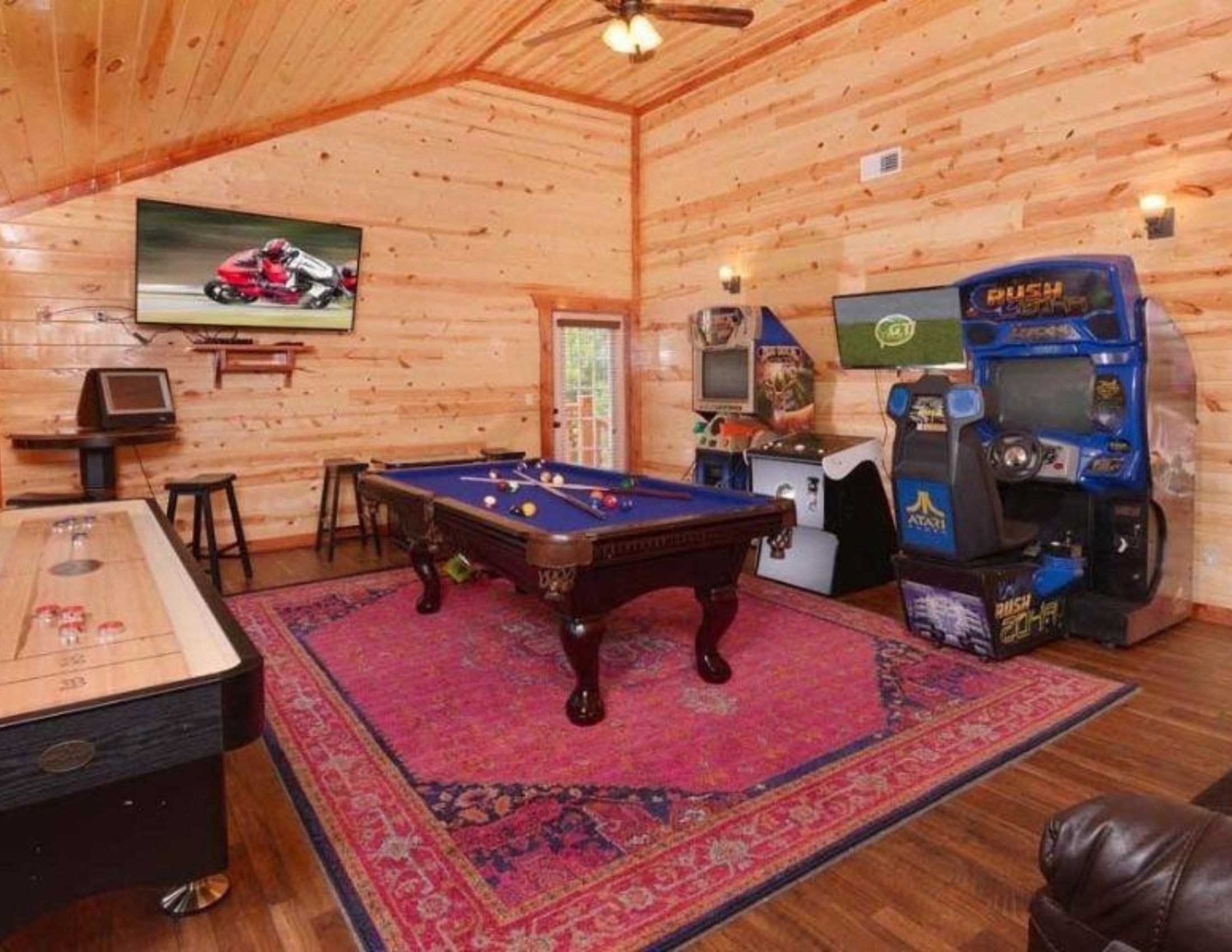 Pigeon Forge Cabins with Pool Tables