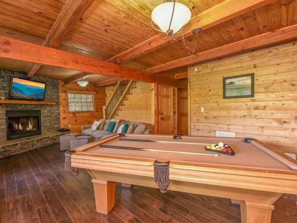 Gatlinburg Cabin Rental with Pool Table