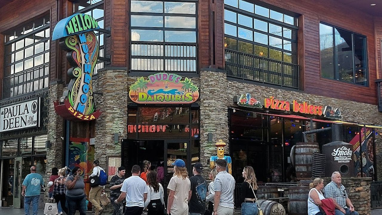 5 of the Best Places to Eat in Gatlinburg, TN for Families